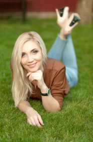 Lyudmila from Melitopol, 45 years, with blue eyes, blonde hair, Christian, Psychologist. #2