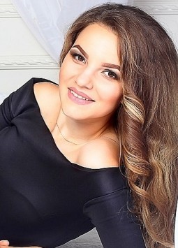 Yana from Lugansk, 29 years, with brown eyes, blonde hair.