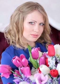 Katerina from Zaporozhye, 35 years, with blue eyes, dark brown hair, Christian, Secretary.