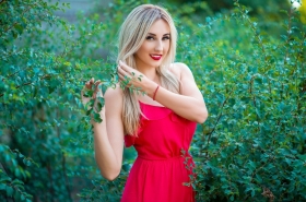 Irina from Nikolaev, 37 years, with brown eyes, blonde hair, Christian, marketer. #7