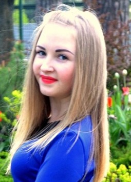 Irina from Kharkov, 26 years, with green eyes, blonde hair, Christian, student.