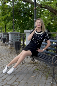 Alla from Nikolaev, 31 years, with grey eyes, blonde hair, Christian, journalist. #5