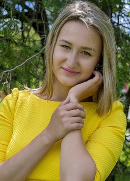 Alla from Nikolaev, 30 years, with grey eyes, blonde hair, Christian, journalist.
