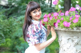 Anna from Kharkov, 28 years, with green eyes, dark brown hair, Christian, designer. #5