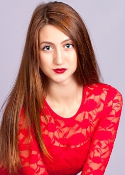 Aleksandra from Nikolaev, 25 years, with grey eyes, light brown hair, Christian, Designer.
