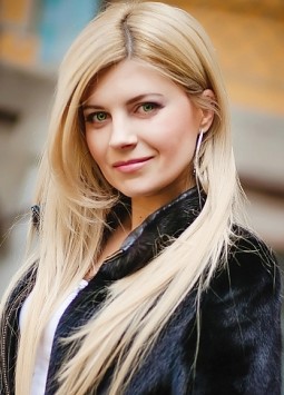 Elena from Dnepropetrovsk, 48 years, with green eyes, blonde hair, Christian, commercial director.