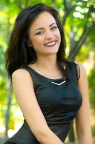 Mariya from Kherson, 26 years, with grey eyes, black hair, Christian, student. #4