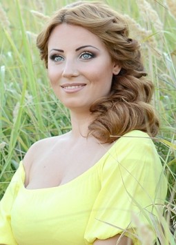 Julia from Odessa, 32 years, with blue eyes, light brown hair, Christian, psychologist.