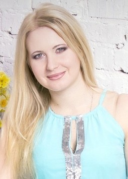 Olga from Zaporozhye, 33 years, with green eyes, blonde hair, Christian, Teacher.