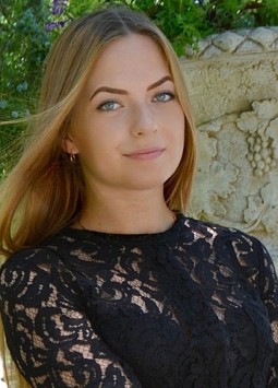 Olga from Kharkov, 27 years, with grey eyes, blonde hair, Christian, student.