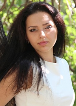 Evgeniya from Zaporozhye, 31 years, with brown eyes, black hair, Christian, disigner.