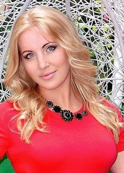 Irina from Kharkov, 30 years, with blue eyes, blonde hair, Christian, admistrator.