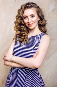 Svetlana from Minsk, 32 years, with green eyes, light brown hair, Christian, Realtor. #5