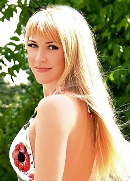 Ekaterina from Kharkiv, 43 years, with blue eyes, blonde hair, Christian, Master in Beauty Salon.