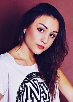 Vlada from Lugansk, 26 years, with hazel eyes, black hair.