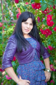Tatyana from Pryluky, 40 years, with green eyes, dark brown hair, Christian, salesperson. #8