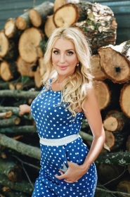 Anna from Kharkiv, 43 years, with green eyes, blonde hair, Christian, Doctor. #1