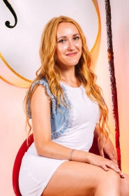 Valeria from Lugansk, 28 years, with green eyes, light brown hair, Christian. #11