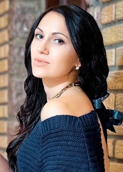Oksana from Odessa, 34 years, with hazel eyes, dark brown hair, Christian, teacher.
