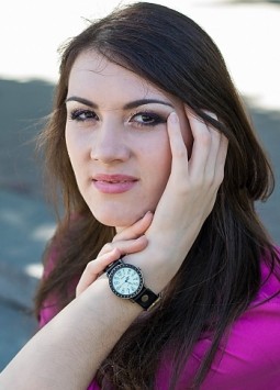 Elena from Poltava, 30 years, with brown eyes, dark brown hair.