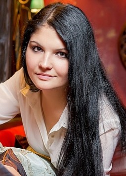Anna from Nikolaev, 29 years, with brown eyes, black hair, Christian, manager.
