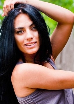 Maria from Kherson, 29 years, with blue eyes, black hair, Christian, Fitness Instructor.