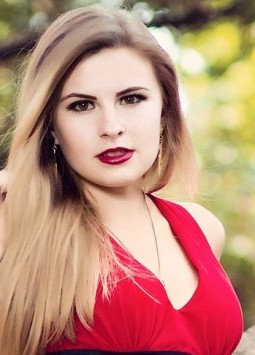 Eugenia from Zaporozhye, 29 years, with brown eyes, blonde hair, Christian, Dentist.