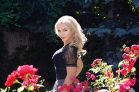 Irina from Chuguev, 46 years, with green eyes, blonde hair, Christian, seamstress. #5