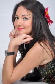 Aleksandra from Zaporozhie, 33 years, with green eyes, dark brown hair, Christian, secretary. #8