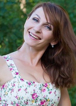 Elena from Kremenchug, 41 years, with green eyes, light brown hair, Christian, fitness trainer.