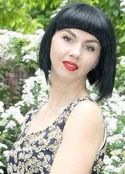 Irina from Nikolaev, 38 years, with green eyes, black hair, Christian, Merchandiser.