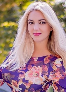 Anastasia from Nikolaev, 28 years, with brown eyes, blonde hair.