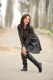Lina from Nikolaev, 33 years, with green eyes, light brown hair, Christian, administrator. #7