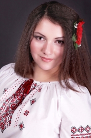 Oksana from Lutsk, 29 years, with brown eyes, dark brown hair, Christian, student. #1