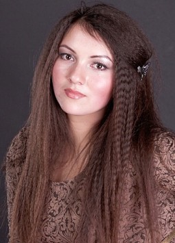 Oksana from Lutsk, 29 years, with brown eyes, dark brown hair, Christian, student.