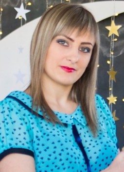 Victoria from Nikolayev, 29 years, with brown eyes, blonde hair, Christian, Manicurist.