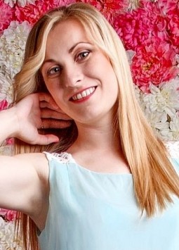 Aleksandra from odessa, 37 years, with green eyes, blonde hair, Christian, economist.