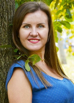 Olga from Odessa, 39 years, with blue eyes, light brown hair, Christian, seller.