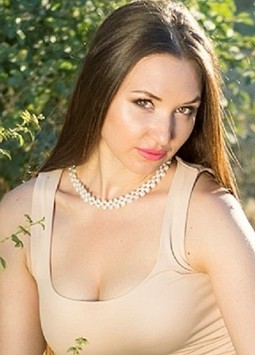 Liliya from Odessa, 35 years, with green eyes, light brown hair, Christian, Psychologist. Educator in preschool.
