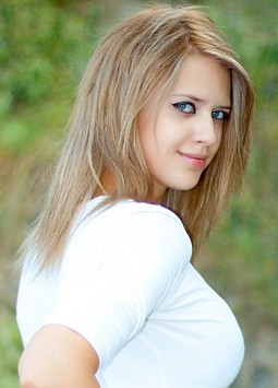 Julia from Nikolaev, 29 years, with green eyes, blonde hair, Christian.