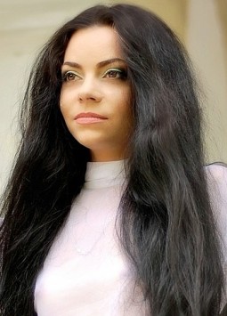 Julia from Nikolaev, 37 years, with brown eyes, dark brown hair, Christian, model.