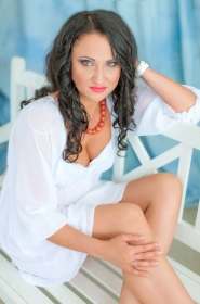 Elena from Dnipro, 49 years, with green eyes, black hair, Christian, stylist. #1