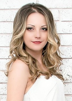 Daria from Melitopol, 35 years, with blue eyes, blonde hair, Christian, Bank employee.