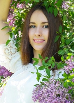 Darina from Zaporozhie, 29 years, with green eyes, dark brown hair, Christian, dancing naster.