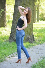 Darina from Zaporozhie, 29 years, with green eyes, dark brown hair, Christian, dancing naster. #18