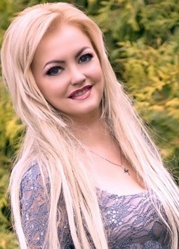 Julia from Dnepropetrovsk, 33 years, with blue eyes, blonde hair, Christian, manager.