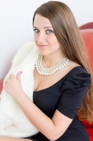 Elena from Kharkiv, 31 years, with brown eyes, light brown hair, Christian, Psychologist. #1