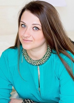 Elena from Kharkiv, 31 years, with brown eyes, light brown hair, Christian, Psychologist.