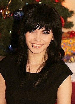 Anna from Nikolaev, 27 years, with brown eyes, black hair, Christian, hairdresser.