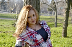 Elena from Kherson, 31 years, with brown eyes, light brown hair, Christian, Administrator in the beauty salon. #6